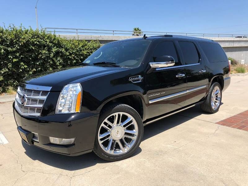 2011 CADILLAC Escalade