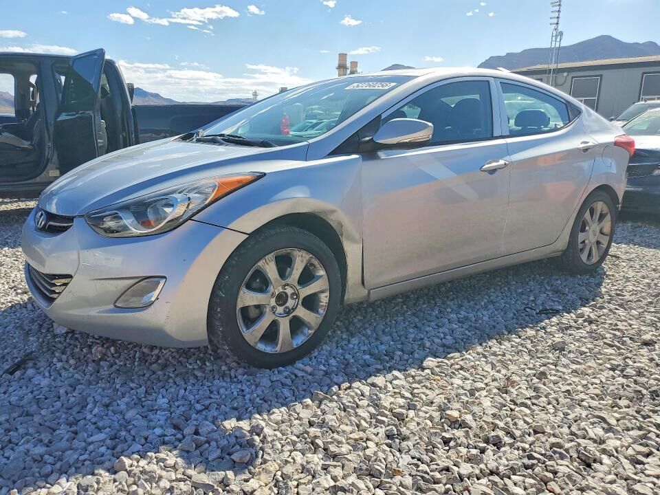 2013 HYUNDAI Elantra