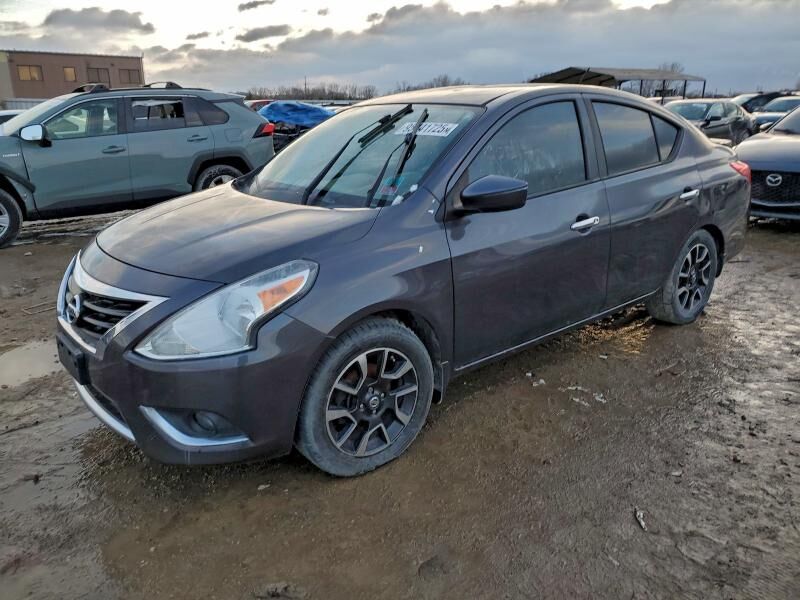 2015 NISSAN Versa