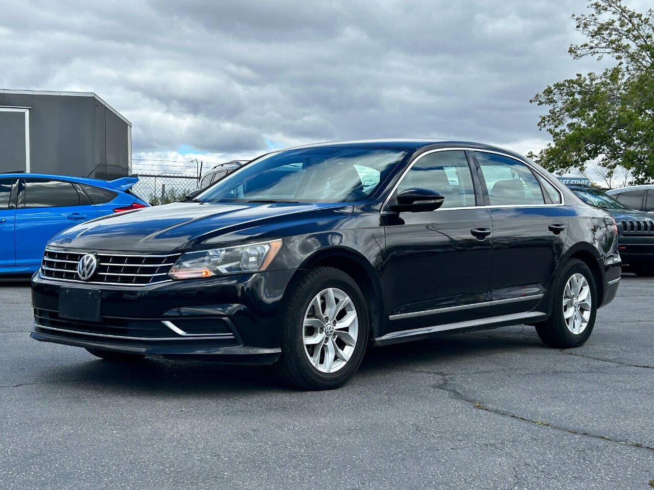 2017 VOLKSWAGEN Passat