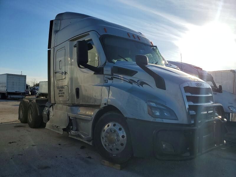 2022 FREIGHTLINER Cascadia