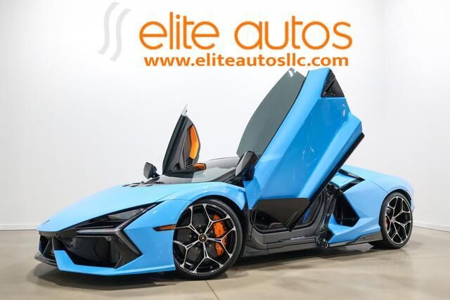 2025 LAMBORGHINI Revuelto