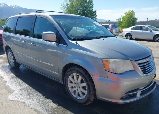 2013 CHRYSLER Town and Country