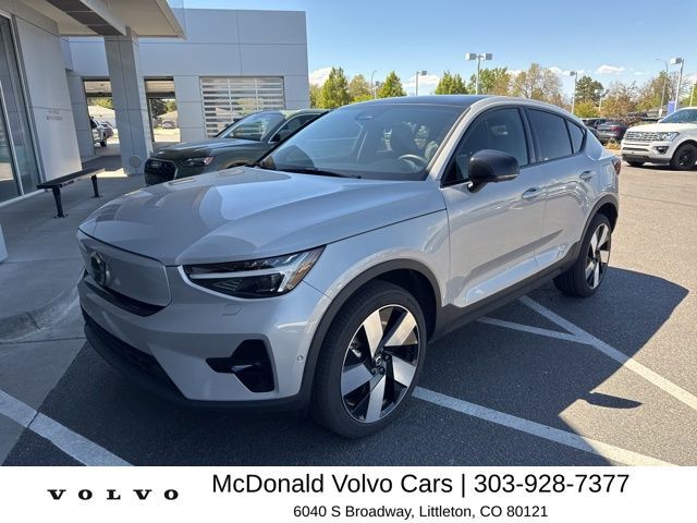 2023 VOLVO C40