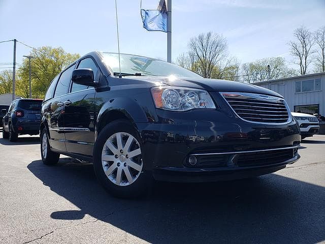 2016 CHRYSLER Town and Country