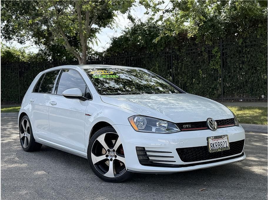 2016 VOLKSWAGEN Golf GTI