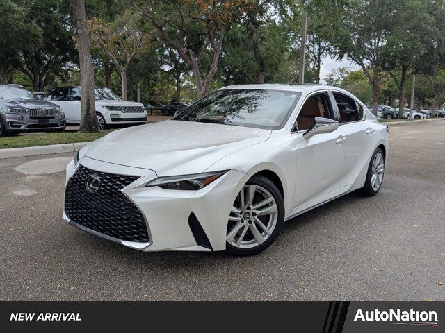 2023 LEXUS IS