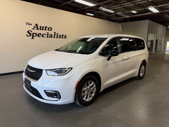 2024 CHRYSLER Pacifica