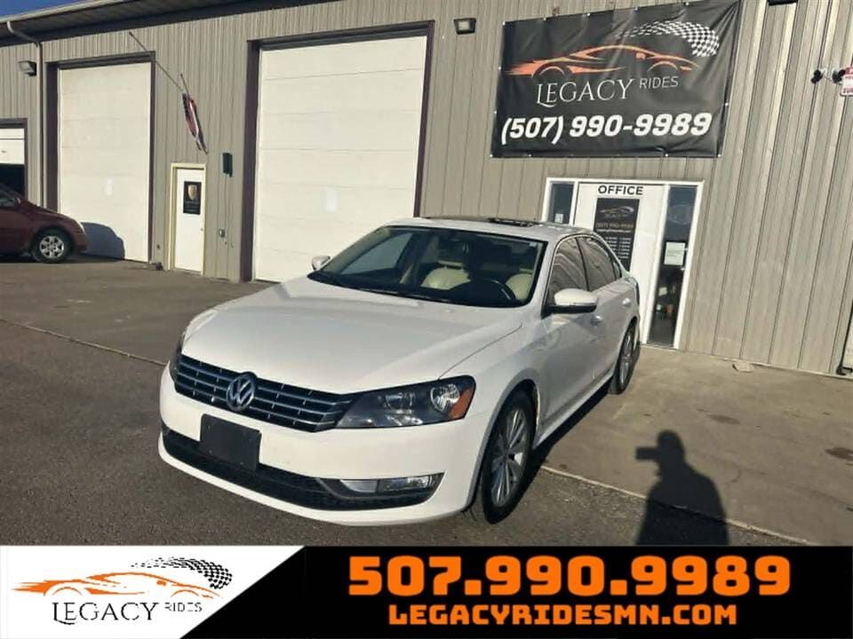 2013 VOLKSWAGEN Passat