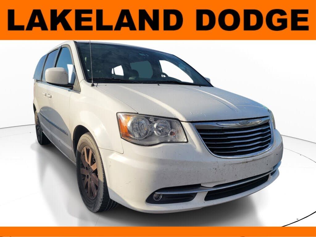 2016 CHRYSLER Town and Country