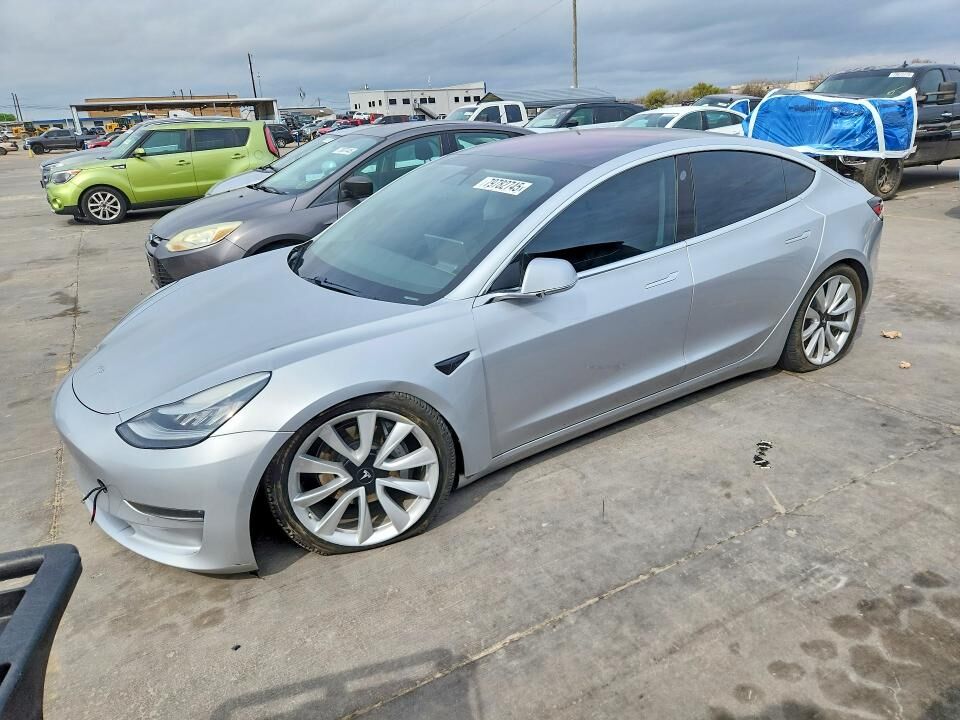 2018 TESLA Model 3