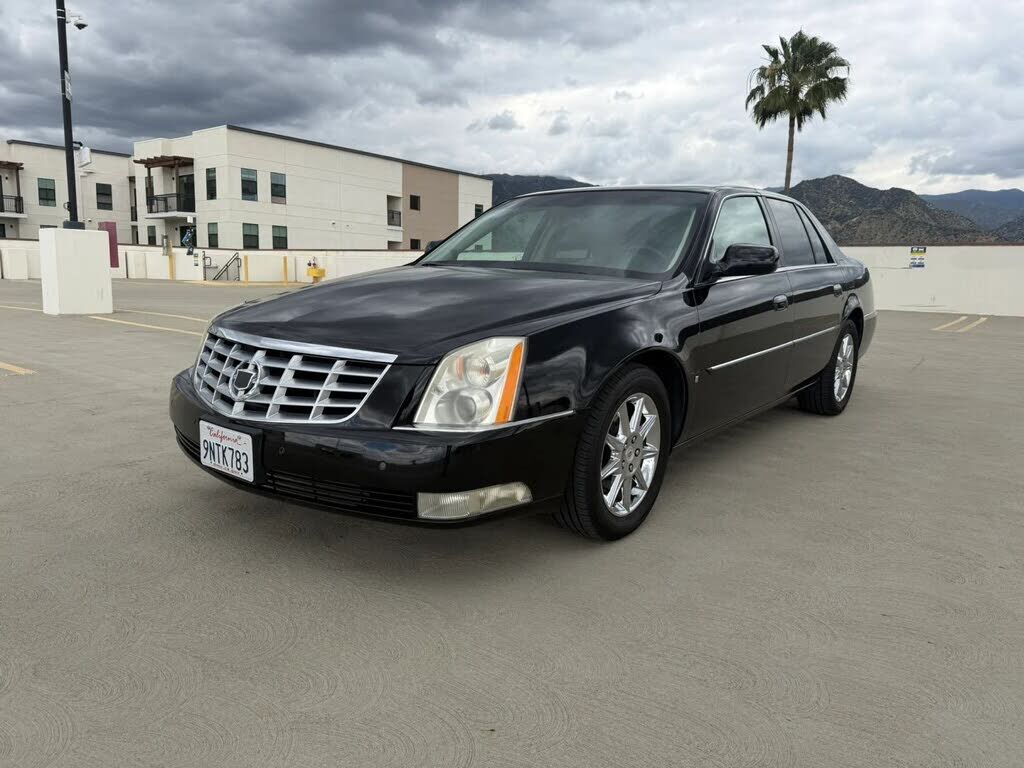2010 CADILLAC DTS