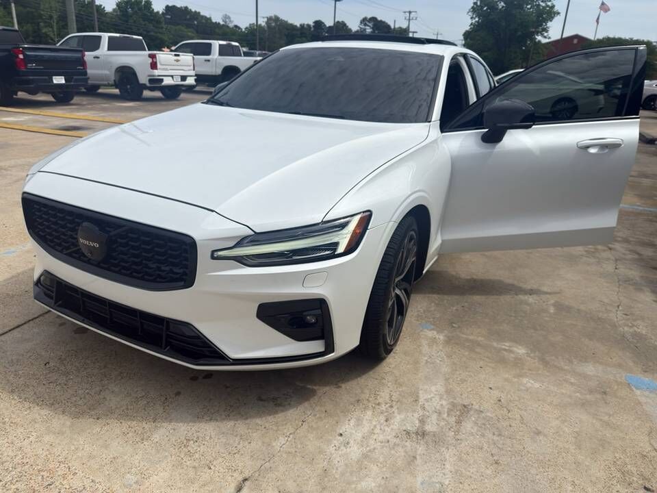 2024 VOLVO S60