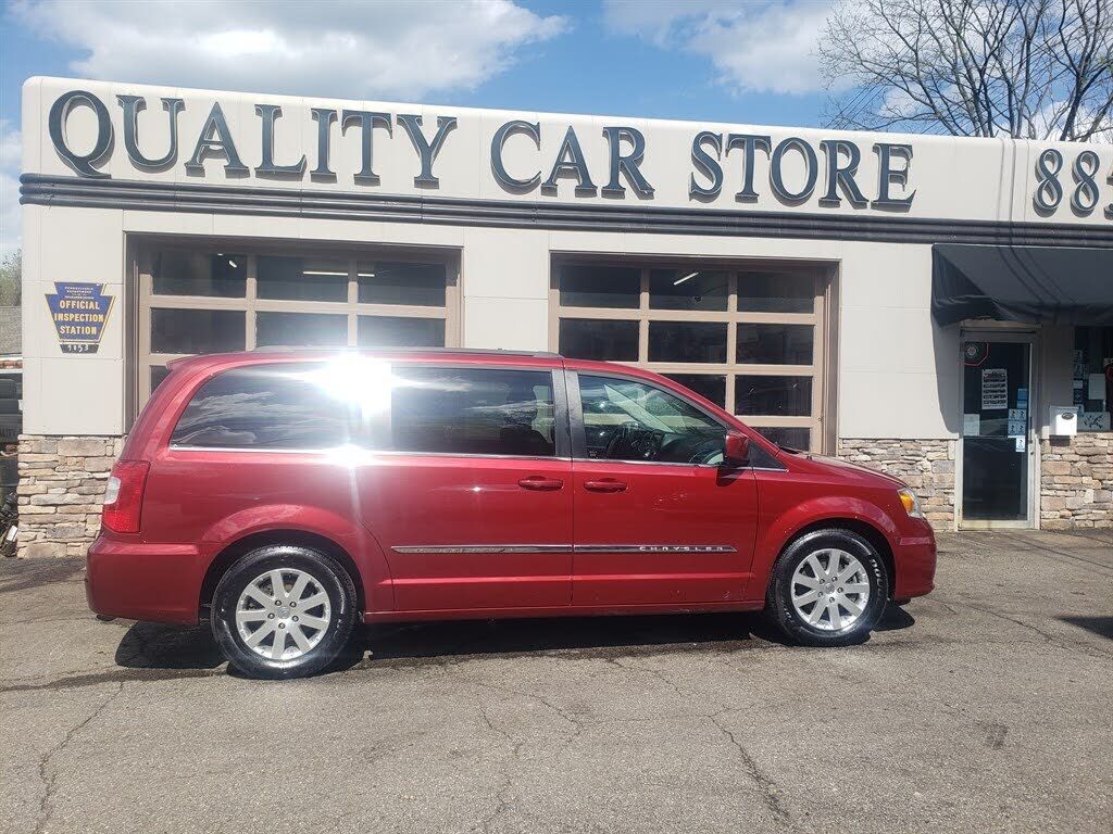 2015 CHRYSLER Town and Country