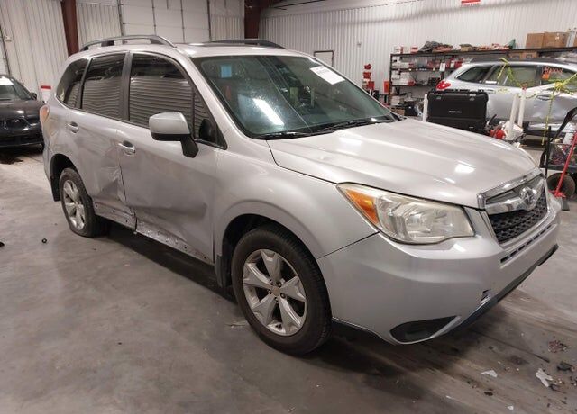 2015 SUBARU Forester