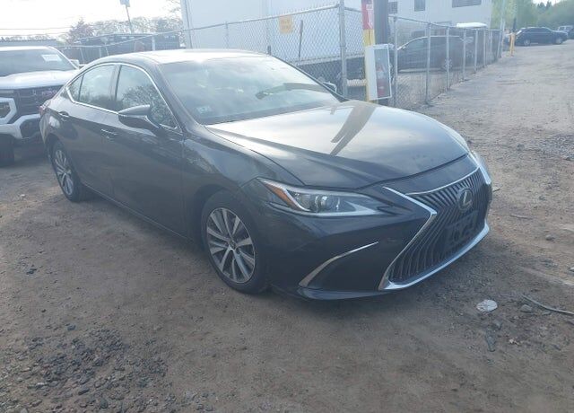 2020 LEXUS ES