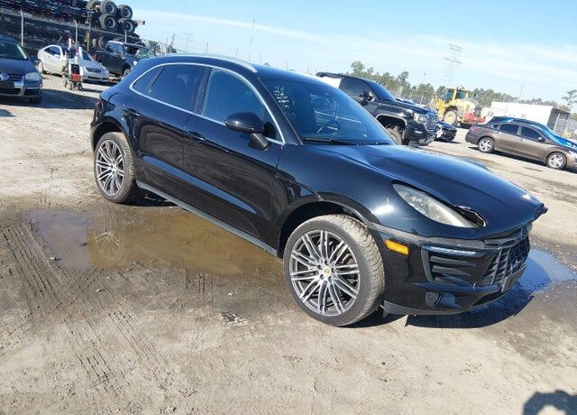 2017 PORSCHE Macan