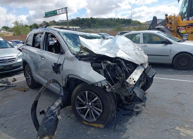 2018 TOYOTA Highlander