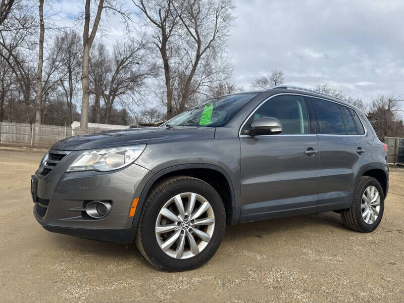 2011 VOLKSWAGEN Tiguan