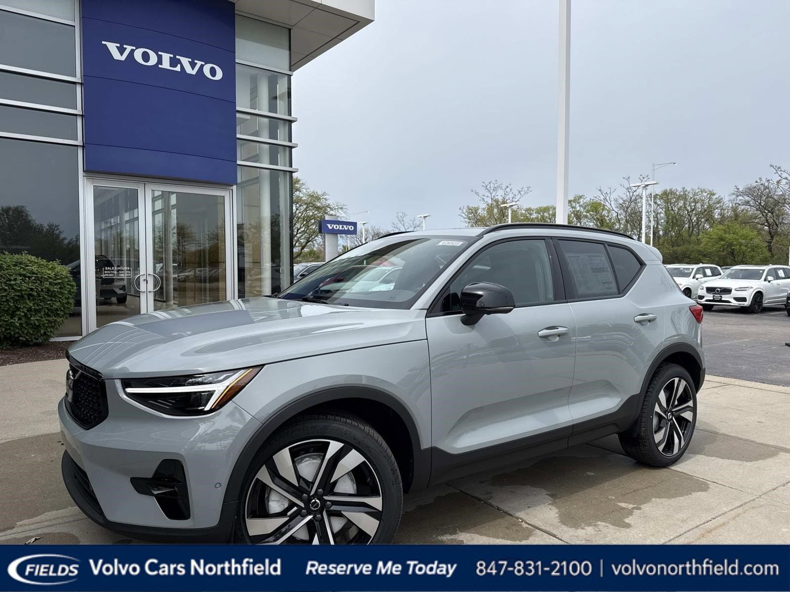 2026 VOLVO XC40