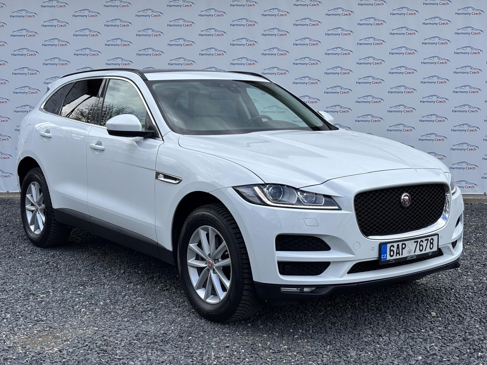 2018 JAGUAR F-Pace