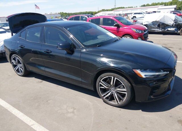 2022 VOLVO S60