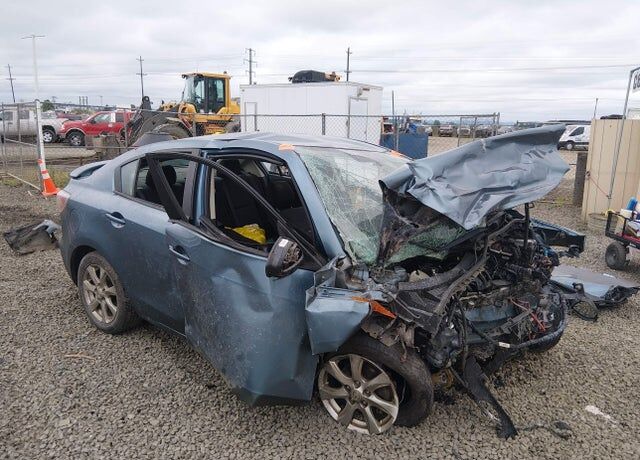 2011 MAZDA Mazda3