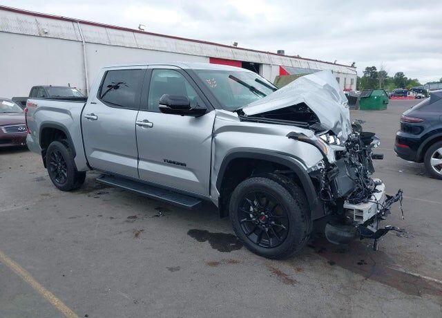 2024 TOYOTA Tundra