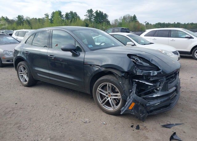 2024 PORSCHE Macan