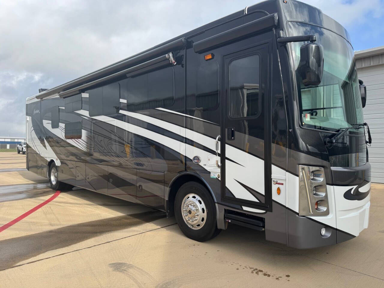 2021 FREIGHTLINER XC-R Raised Rail Rear Engine Motor Home Chassis
