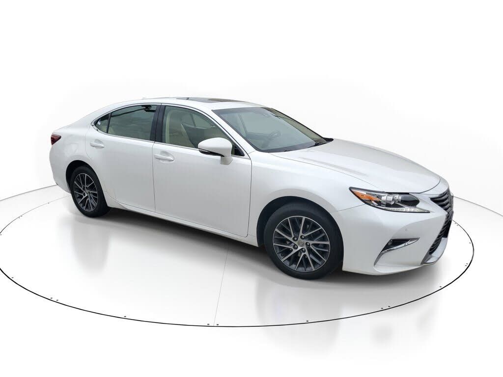 2016 LEXUS ES