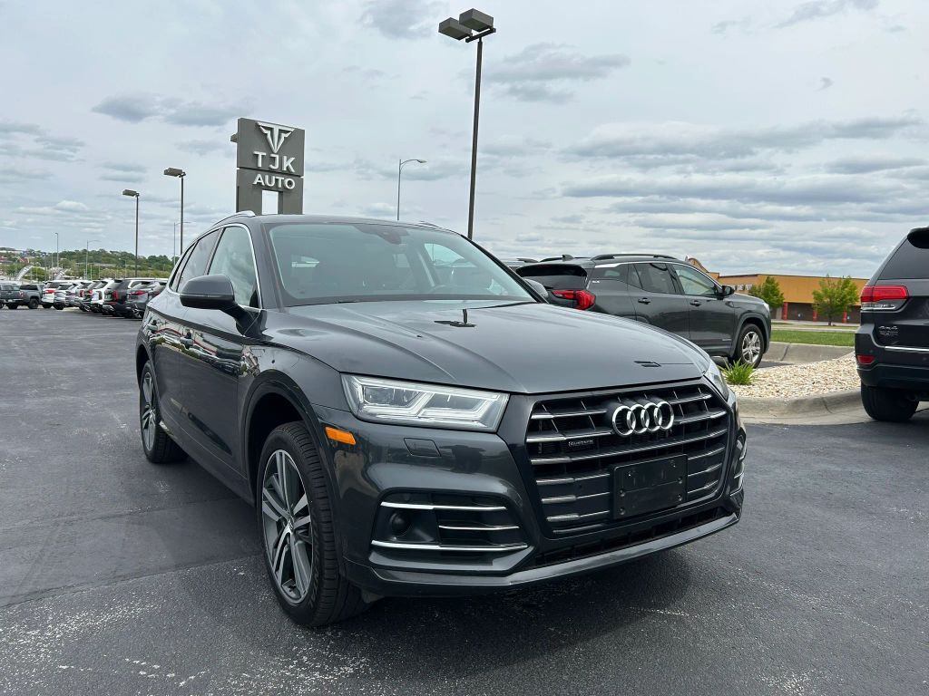 2020 AUDI Q5 e