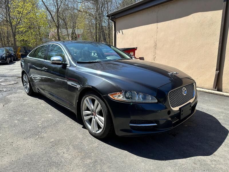 Jaguar XJ
