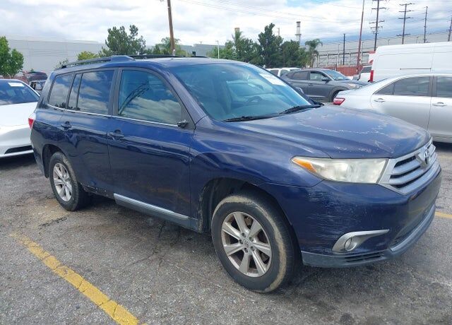 2011 TOYOTA Highlander