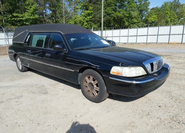 2008 LINCOLN Town Car