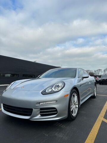 2016 PORSCHE Panamera