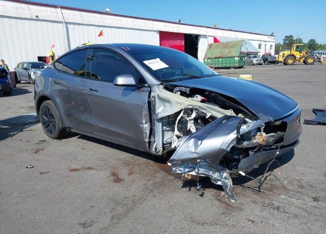 2026 TESLA Model Y