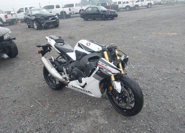2025 HONDA CB