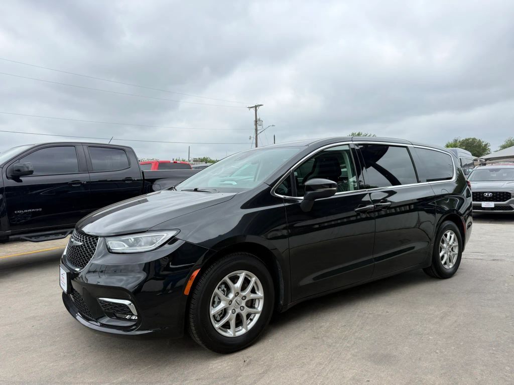 2023 CHRYSLER Pacifica