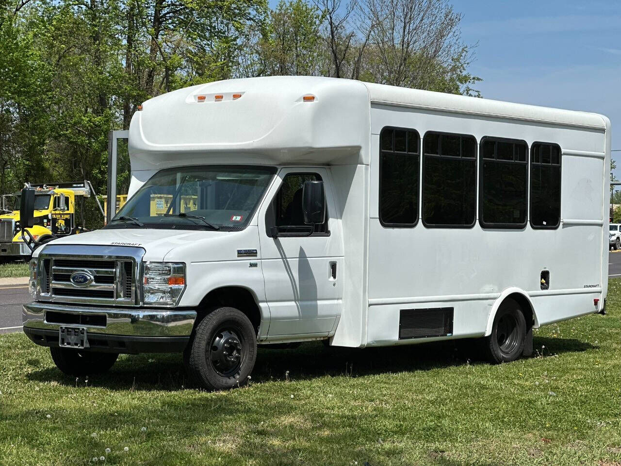 2018 FORD E-350