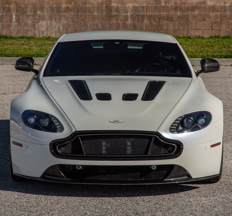 Aston Martin V12 Vantage