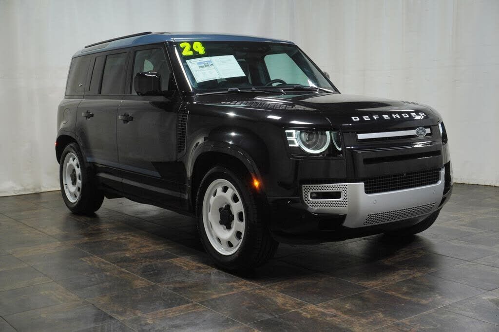 2024 LAND ROVER Defender