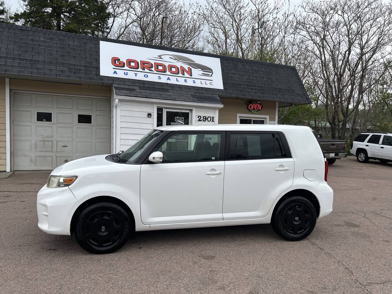 2011 TOYOTA SCION