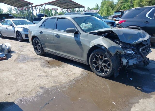 2019 CHRYSLER 300