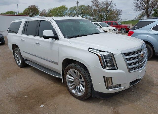 2017 CADILLAC Escalade ESV