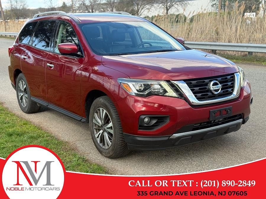 2017 NISSAN Pathfinder