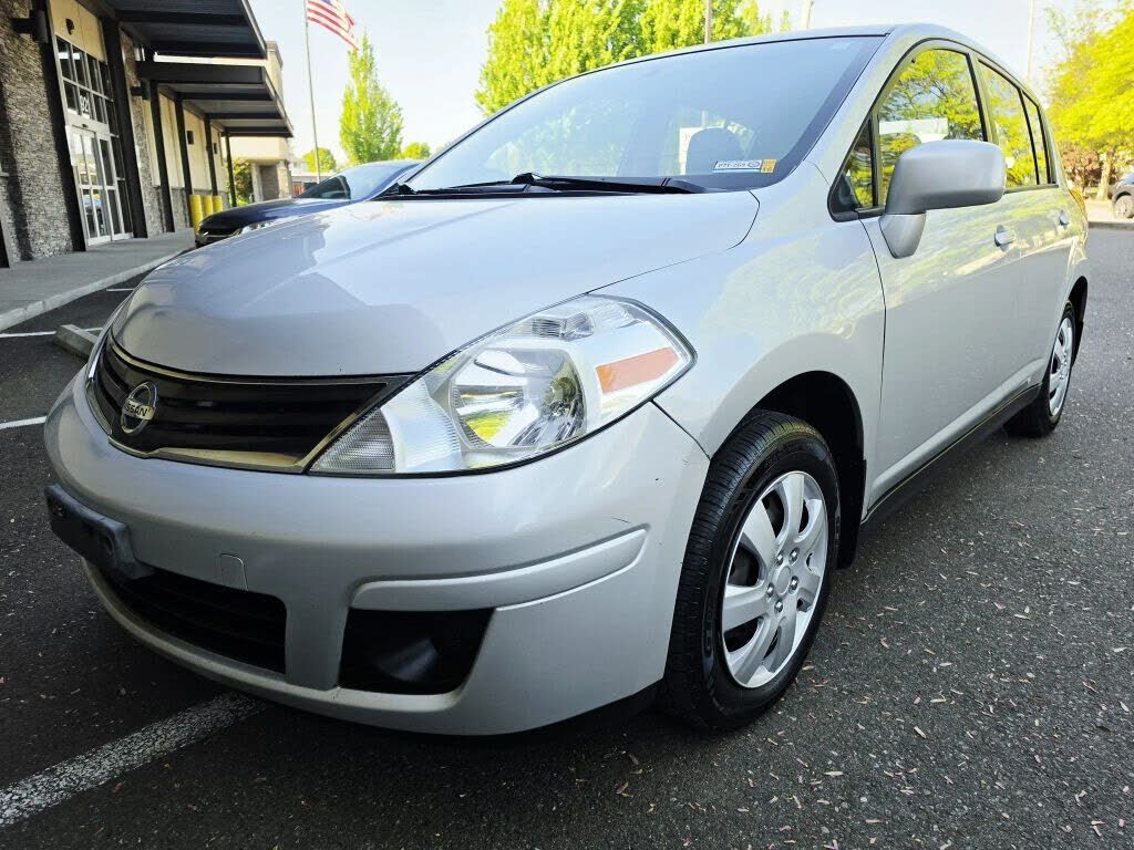 2011 NISSAN Versa