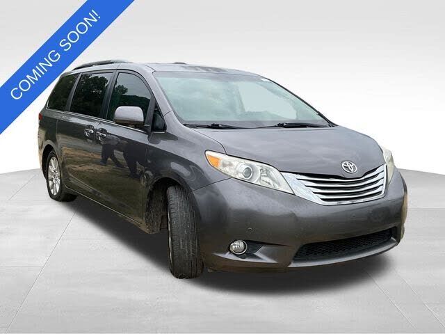2011 TOYOTA Sienna