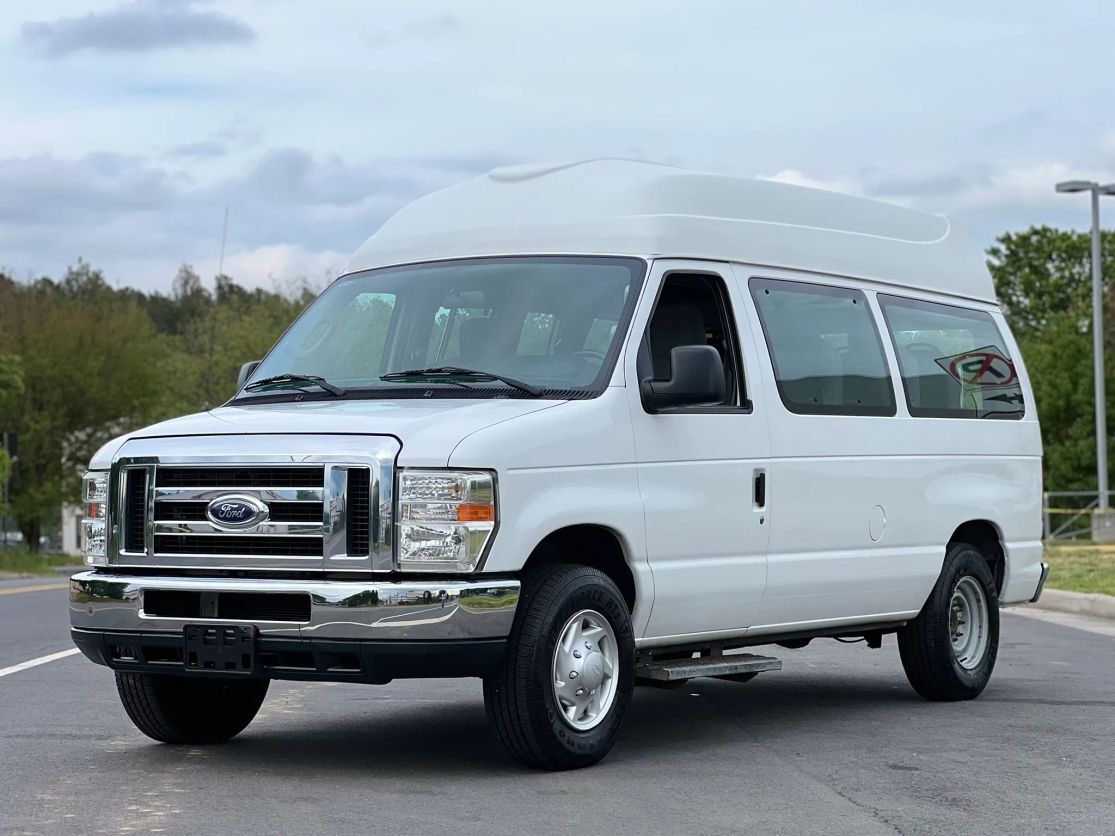 2011 FORD E-150