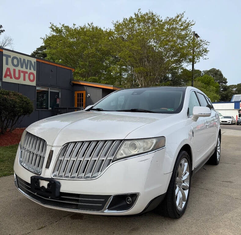 2010 LINCOLN MKT